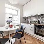 Exclusive Apartment In City Center Plus Free Parking